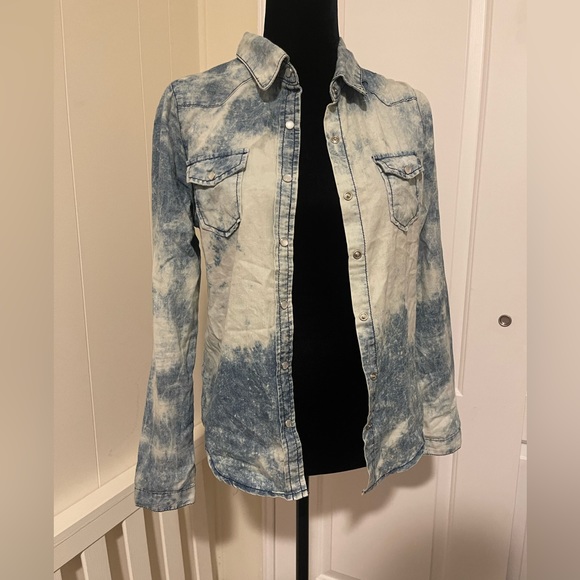 ChiQle Denim Architect Acid Wash Denim Shirt - Picture 1 of 6